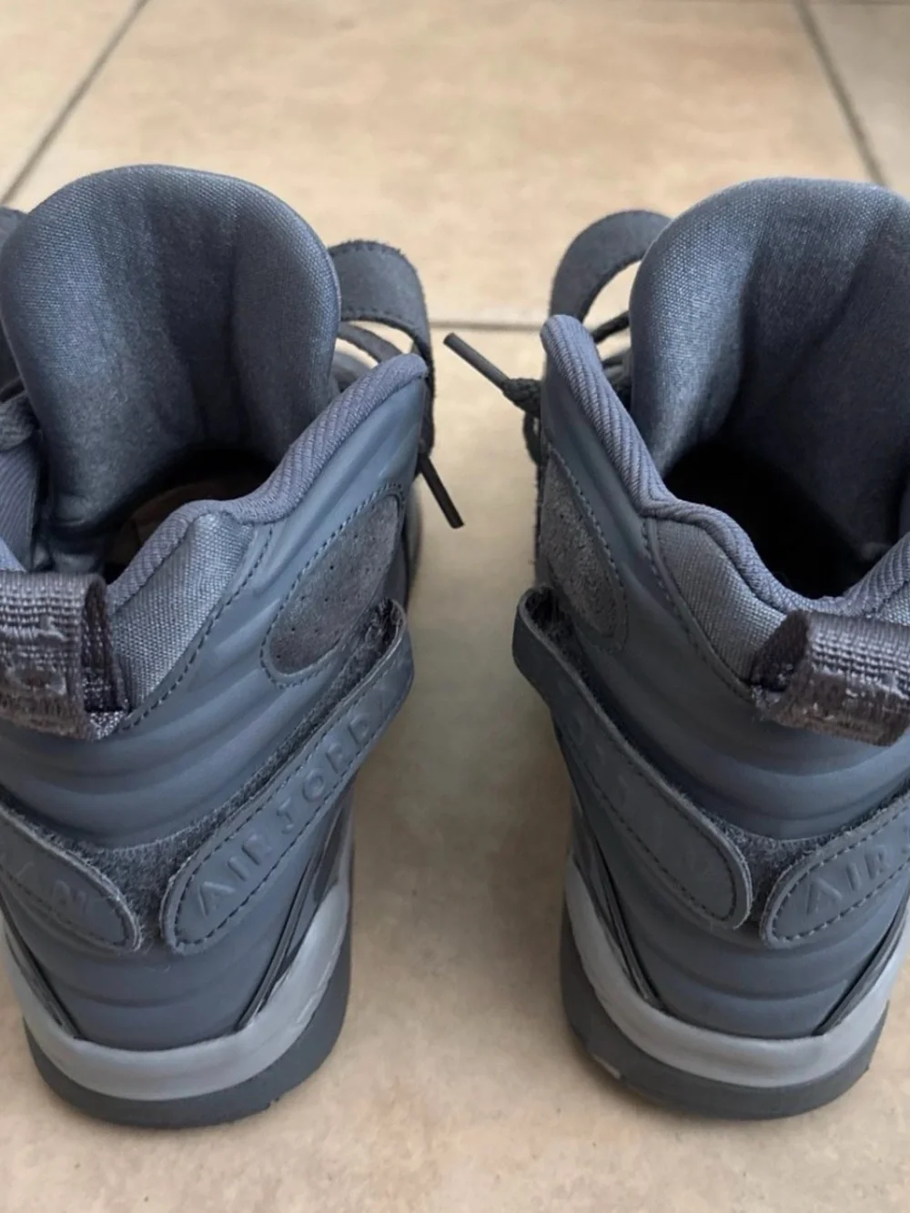Nike Air Jordan 8 GS (Cool Grey) Size 5y
